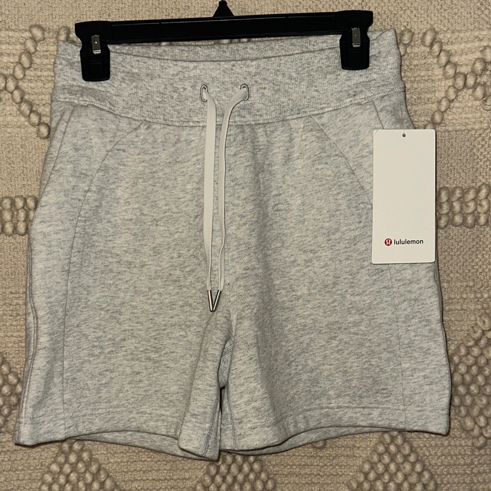 Lululemon Scuba High-Rise Short 5”